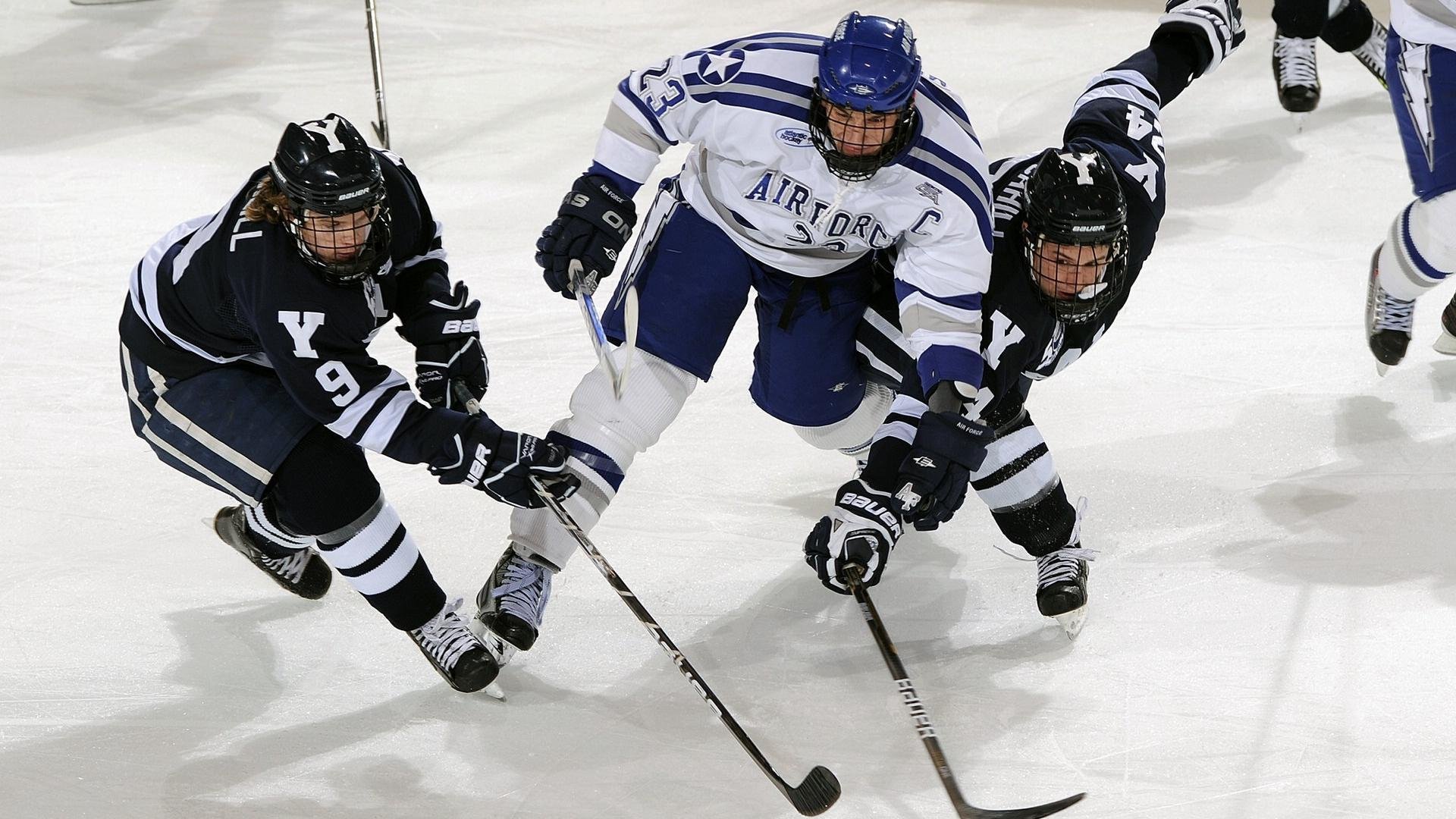 科迪·加克波和多尼尔·马伦在对阵罗马尼亚的比赛中各有建树，助荷兰队晋级八强。